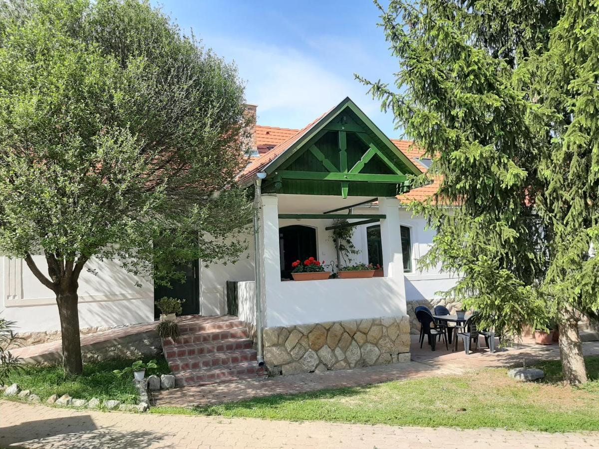 Natúra Panzió&Apartmanház Orfű Exterior foto